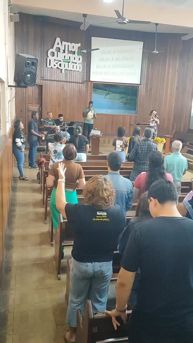 Domingo do Senhor. Louvemos ao Senhor, o todo poderoso, o Senhor e Rei de nossas vidas.
#domingodosenhor 
#pibitaúna 
#cultodafamilia 
#ebd 
#palavradosenhor