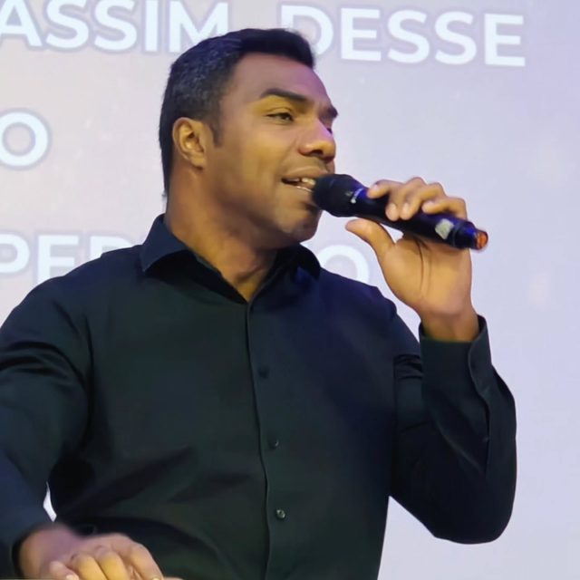 🌊✨ CULTO DE BATISMO — PARTE 4 (FINAL) ✨🌊 Encerramos hoje essa série especial do nosso culto de batismo com um momento simplesmente maravilhoso! 🙌💙 Uma noite marcada por louvor, gratidão e pela entrega dos certificados aos nossos irmãos e irmãs recém batizados 🤍🔥 Que o Senhor continue firmando cada passo dessa nova caminhada em Cristo. Como igreja, celebramos juntos e nos alegramos imensamente! 💙 #cultodebatismo #pibitauna #famíliaemcristo igrejaunida