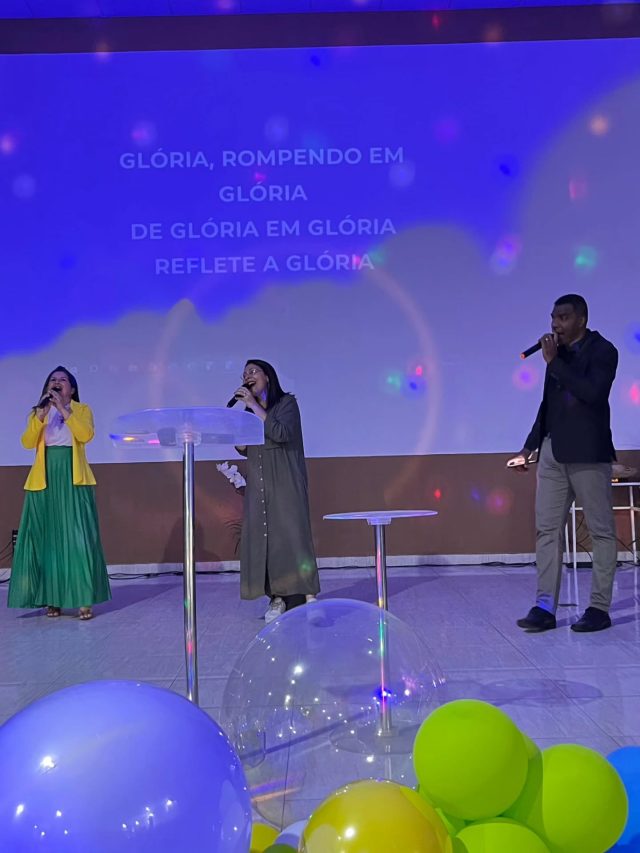 #tbt de um culto que marcou nossos corações! 🙌✨
No nosso Culto de Multiplicação dos Pequenos Grupos Multiplicadores, celebramos com gratidão tudo o que Deus tem feito no meio da nossa igreja!
Foi uma noite de louvor, comunhão e testemunhos impactantes que nos lembraram que quando vivemos em pequenos grupos, crescemos em fé, unidade e propósito. 💛
Glória a Deus por cada vida alcançada e por tudo que ainda está por vir!

#pgm #cultodemultiplicação #pibitaúna #gratidãoaDeus #comunhão #testemunhos #familiadafé