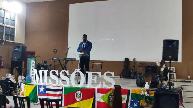 ✨ Culto de domingo ✨ Um momento cheio de louvor, adoração e gratidão a Deus por tudo que Ele tem feito. 🙏 Tivemos também momentos de oração e a ministração da Palavra com o Psicólogo @flavioalvespsic , que trouxe uma mensagem poderosa em 1 Reis 19, encerrando o Setembro Amarelo 💛 com esperança e fé. #cultodedomingo #louvor #adoração #pibitauna #setembroamarelo #gratidaoaDeus