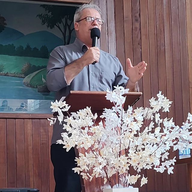 Nosso seminarista Marcelo Fanticelle com a palavra no culto da manhã 
.
.
.
.
.
#PibItaúna #DomingodoSenhor #MêsdaFamília