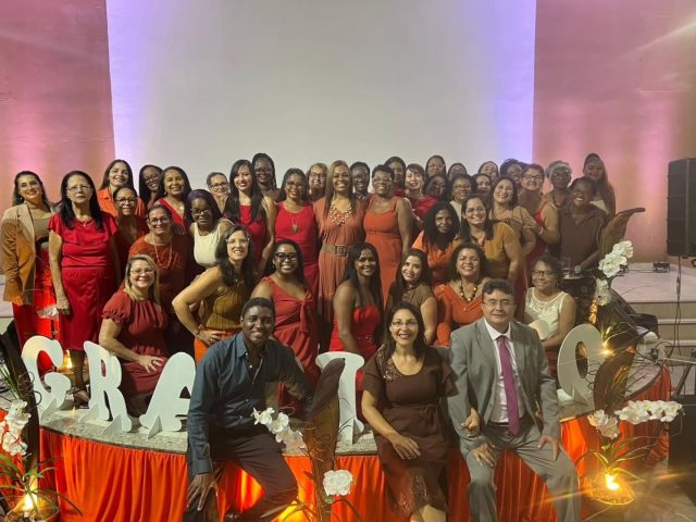 Encerramos o domingo em grande estilo e com o coração transbordando de gratidão! 🙌✨
Ontem à noite celebramos os 61 anos da Primeira Igreja Batista de Itaúna com um culto inesquecível! 🎉

Tivemos a participação especial da Orquestra Ágape, do Coral de Mulheres da PIBI e a ministração poderosa da Palavra de Deus com o Pr. Ademar Scheydegger 📖

Foi uma noite abençoada, repleta de louvor, comunhão e reconhecimento da fidelidade de Deus ao longo desses anos!
Toda honra e glória a Ele! 

#61anospibi #gratidãoadeus #deuséfiel #celebraçãocompropósito #pibitaúna #cultodeaniversário #orquestraagape #coraldemulheres