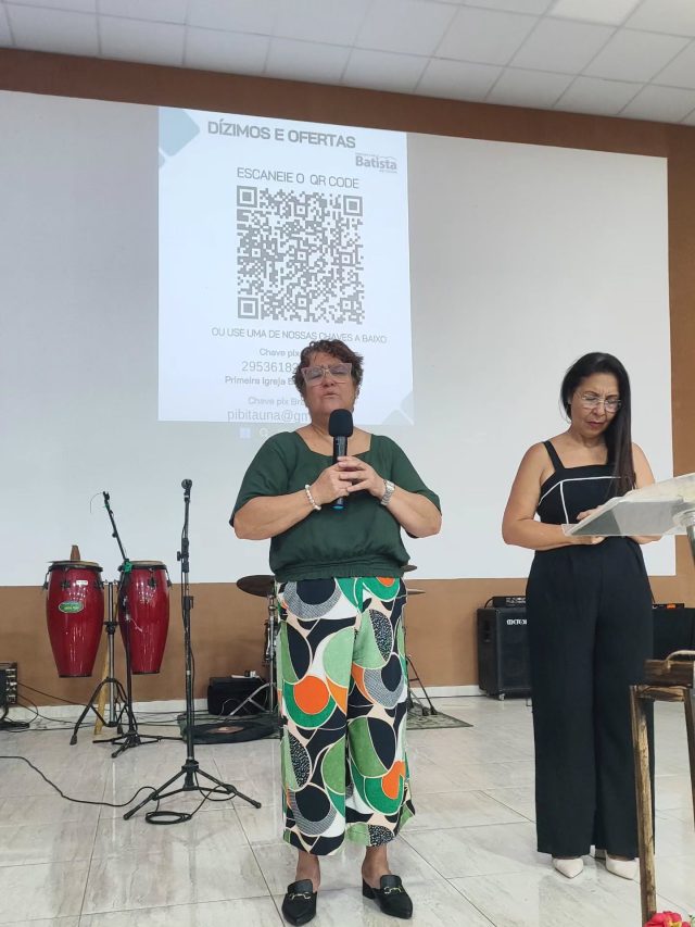 ✨ Culto de domingo à noite ✨ Um momento abençoado, cheio da presença de Deus, comunhão entre os irmãos e louvores que tocaram profundamente nossos corações. 🙌💛 A Palavra foi ministrada em Mateus 1:23, e Deus falou poderosamente às nossas vidas, renovando a fé e a esperança de cada um de nós. Glória a Deus por tudo que Ele tem feito! 🙏✨ #cultodedomingo #adoracao #comunhao #pibitauna #domingodosenhor