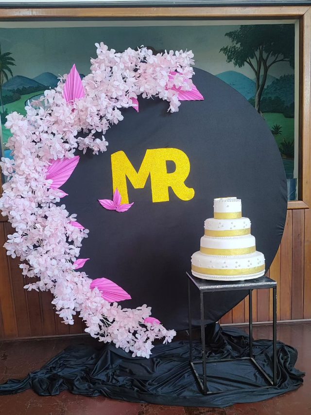Hoje pela manhã comemoramos 46 anos da organização Mensageiras do Rei, foi um culto muito especial com presença de mensageiras, líder de mensageiras e conselheiras que já passaram por nossa igreja e hoje estavam aqui comemorando junto a PIB de Itaúna.
#cultodamanhã 
#pibitauna 
#mensageirasdorei 
#umavezmensageirasempremensageiradorei👑❤️