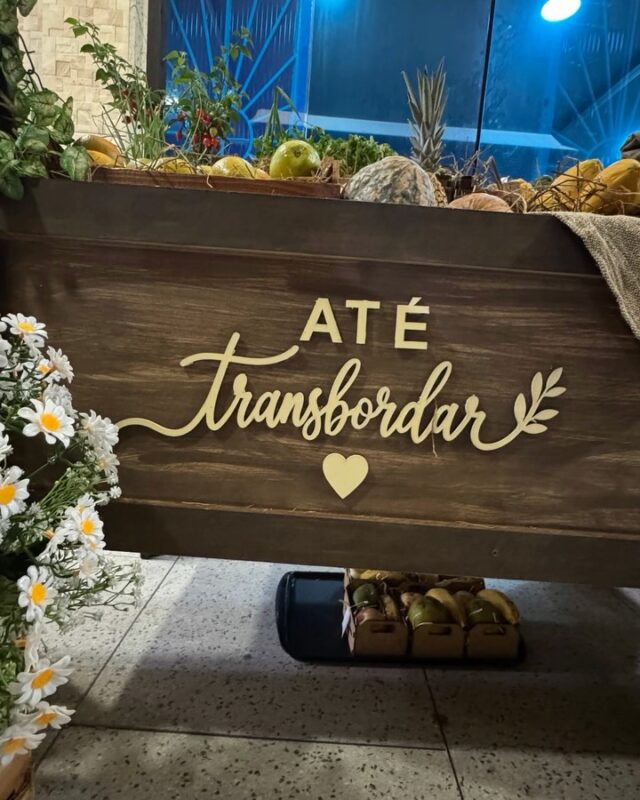 Que noite especial vivemos no nosso Congresso das Mulheres — Até Transbordar! Foi uma bênção estarmos juntos na presença do Senhor, e fomos tocados pelo lindo testemunho de superação da irmã Rosângela, que nos inspirou a confiar ainda mais na fidelidade de Deus. E amanhã tem mais! Estamos com o coração cheio de expectativa por tudo o que o Senhor ainda fará. Você não pode ficar de fora! Convide sua família, chame os amigos, traga uma amiga e venha viver esse momento conosco. Amanhã tem mais Congresso das Mulheres — Até Transbordar! Esperamos por você!