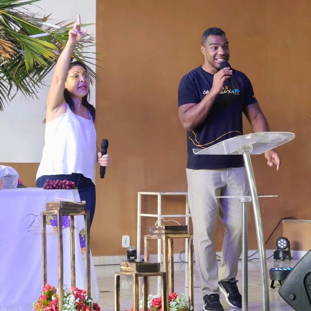 ✨🙌 Manhã abençoada na presença do Senhor! Hoje vivemos um culto especial na Primeira Igreja Batista de Itaúna, marcado pela Ceia do Senhor, e de forma ainda mais significativa, a última ceia do ano de 2025 🍞🍷 Um momento de comunhão, gratidão e reflexão, lembrando o sacrifício de Jesus e renovando nossa fé para tudo o que Deus ainda tem preparado. 💙🕊️ Que sigamos firmes, com o coração alinhado ao Senhor! #cultodamanhã #ceiadosenhor #pibitauna