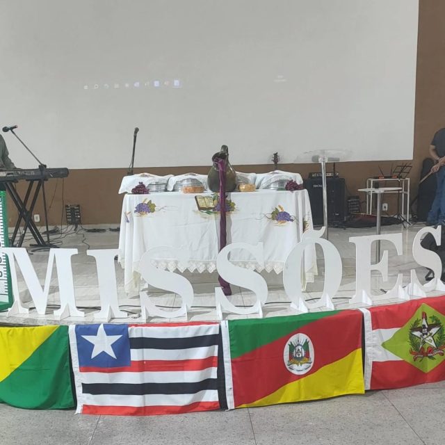 🙌✨ Domingo abençoado na Primeira Igreja Batista de Itaúna! Hoje tivemos um culto cheio da presença de Deus, marcado pela Ceia do Senhor 🕊️🍞🍷 e pela leitura da Palavra em Mateus 26:69-75, que nos lembra sobre fidelidade e restauração em Cristo. 💙 Um privilégio poder adorar juntos e celebrar esse momento tão especial! 🔥 #pibitauna #cultodedomingo #ceiadosenhor #familiabatista