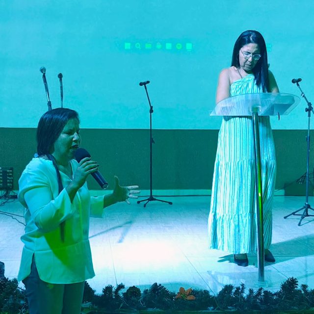 ✨🎄 Culto de Natal Quando falamos de Natal, falamos do nascimento de Jesus. Mas ontem fomos lembrados de algo ainda mais profundo: Jesus nasceu para morrer, e morreu como uma oferta de amor por nós. 🙌✨ Ele deu a Sua vida pelo pecador, entregou-Se por amor à humanidade e continua sendo, até hoje, a maior expressão de graça e redenção. 💝✝️ Que noite linda, alegre e cheia da presença de Deus, celebrando Jesus, a oferta de amor pelas nossas vidas! 🎶🌟 #cultodenatal #pibitauna #gratidão