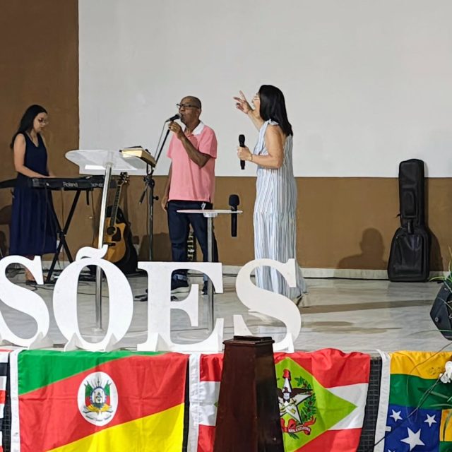 🔥🙌 Que noite maravilhosa na Primeira Igreja Batista de Itaúna! Mais um culto cheio da presença de Deus, louvor que nos leva ao céu e Palavra que fala forte ao coração. 💙✨ Domingo à noite é sempre especial, porque juntos celebramos a fé e renovamos nossas forças no Senhor! 🕊️ #pibitauna #cultodedomingo #noiteabençoada #familiabatista #